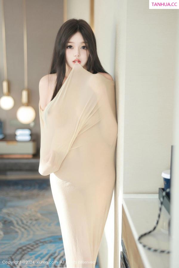   [XiuRen]高清写真图 2024.10.24 No.9337 柚柚小奶瓶 丝袜美腿第23张图片
